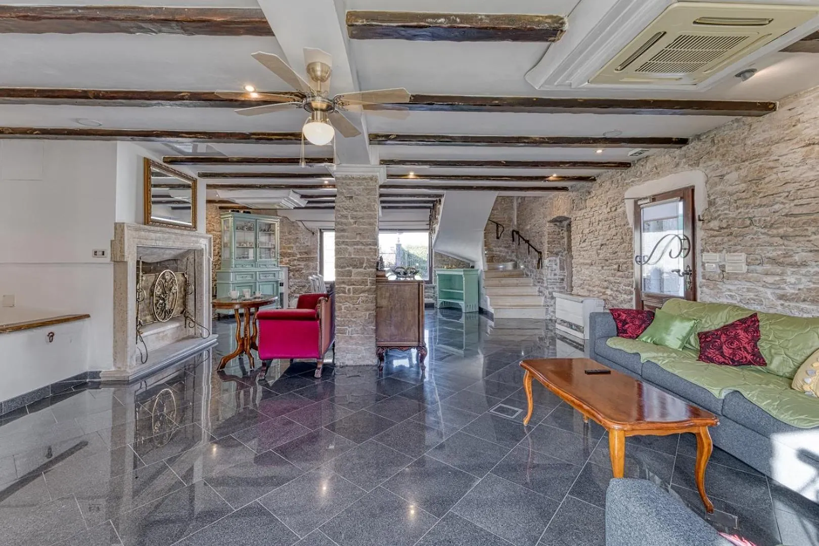 Golden Roots Estate Villa Pazin 0*,